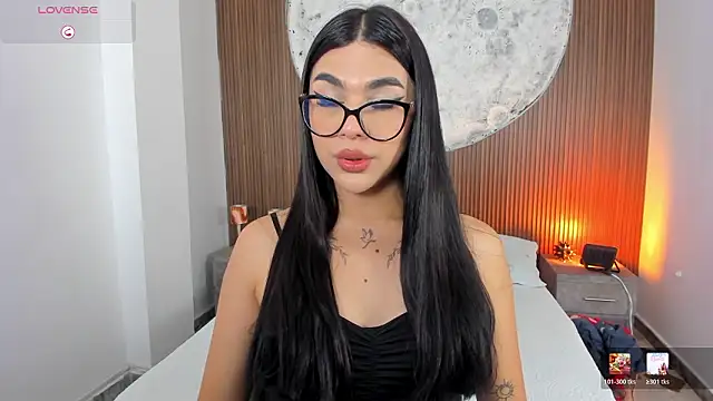 RoseCassie online show from March 29, 12:05 pm