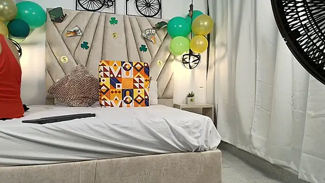 Valentinadiazz1 online show from March 18, 1:21 am