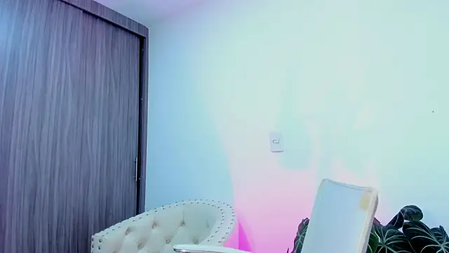 Sara Leblanc online show from October 28, 4:20 pm