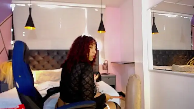 lauraltt online show from January 11, 1:22 pm