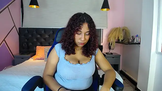 lauraltt online show from January 19, 2:04 am