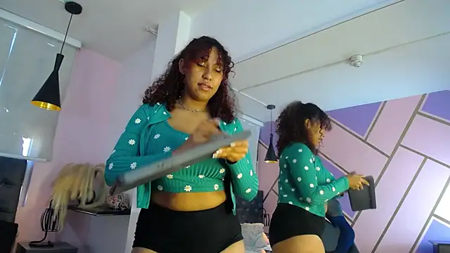 lauraltt online show from January 20, 1:11 pm