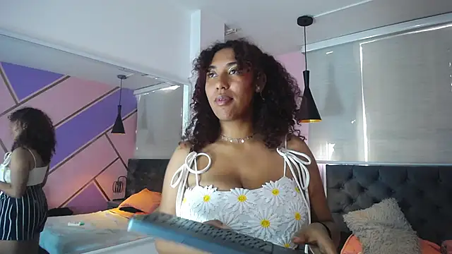 lauraltt online show from January 27, 4:22 pm