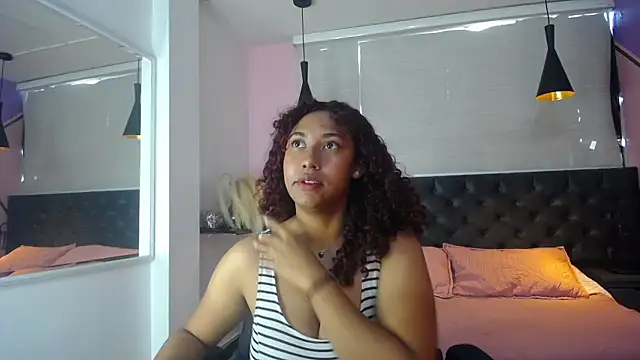 lauraltt online show from February 3, 1:30 pm