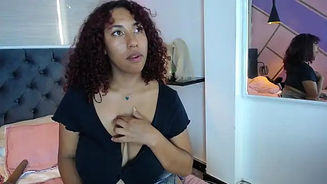 lauraltt online show from February 5, 7:10 pm