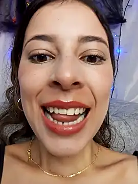 Snapshot of evaFiore chatting on October 31, 5:03 pm evaFiore online show from October 31, 5:03 pm