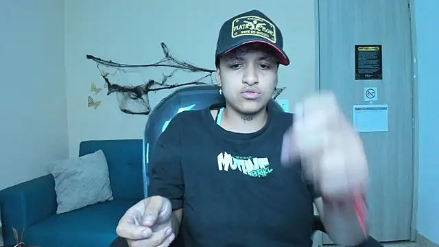 Dominick jones online show from October 28, 5:33 am