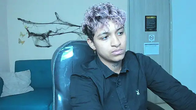 Dominick jones online show from October 31, 5:30 am