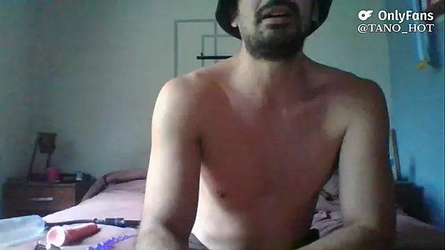 italianbighorse22 online show from October 16, 8:21 pm