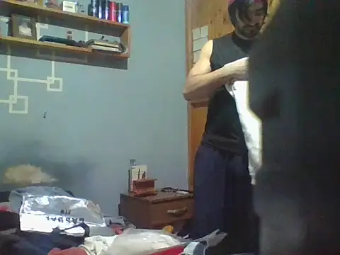 italianbighorse22 online show from July 10, 1:43 am