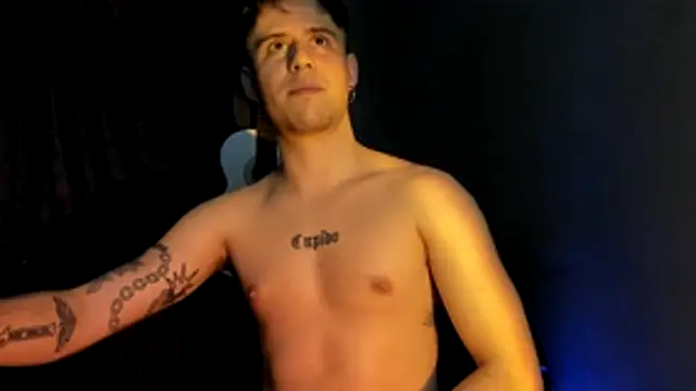 Snapshot of Antonello_Vannucci chatting on November 3, 11:37 pm Antonello Vannucci online show from November 3, 11:37 pm