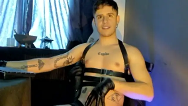 Snapshot of Antonello_Vannucci chatting on November 7, 4:51 pm Antonello Vannucci online show from November 7, 4:51 pm