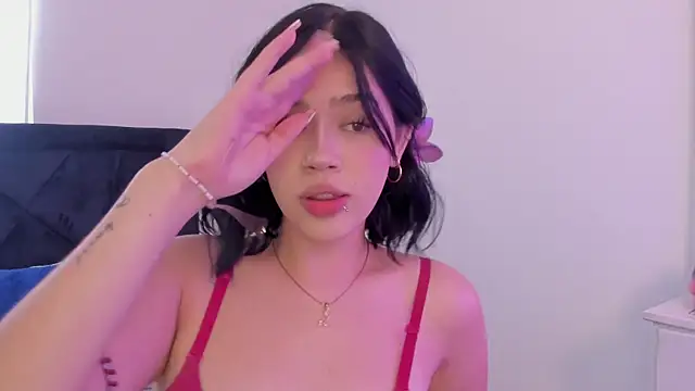 Lily Woodz online show from December 15, 7:29 pm