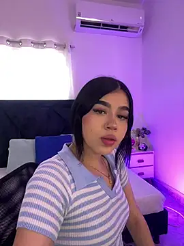 Snapshot of Lily_Woodz chatting on July 18, 7:06 pm Lily Woodz online show from July 18, 7:06 pm