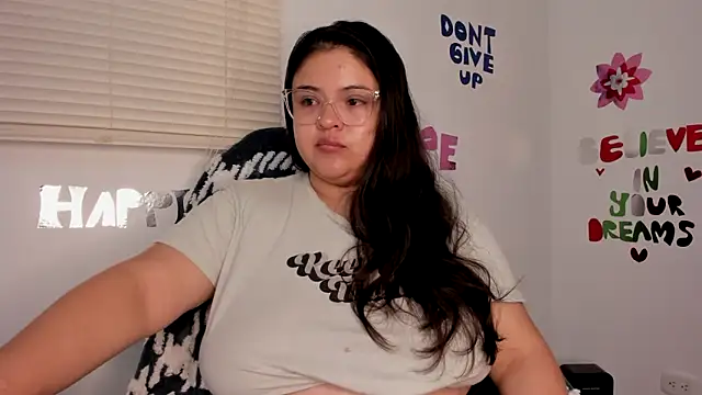 lizzie c online show from November 26, 7:20 am