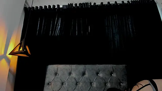 AnikaRomanoff online show from March 7, 12:23 pm