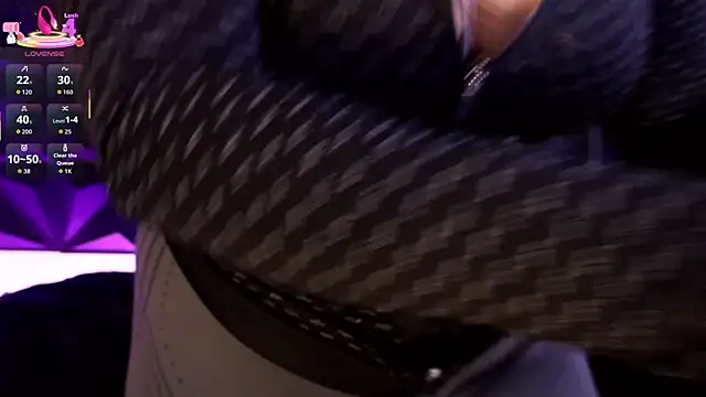 AnikaRomanoff online show from October 7, 4:09 am