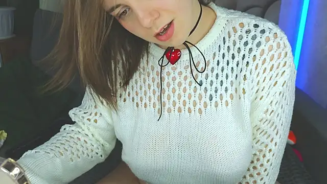 Snapshot of Cute_smile_sharon chatting on January 26, 5:56 am Cute smile sharon online show from January 26, 5:56 am