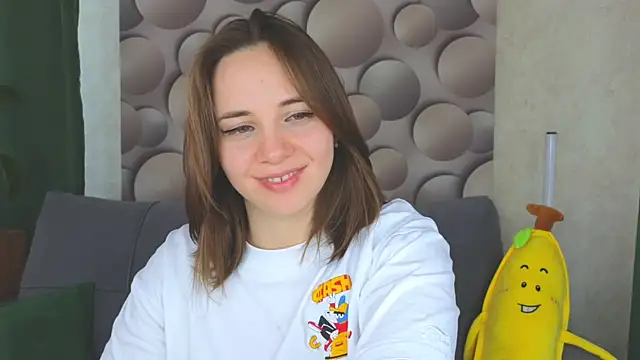 Snapshot of Cute_smile_sharon chatting on February 20, 4:50 am Cute smile sharon online show from February 20, 4:50 am