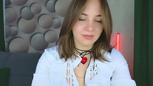 Snapshot of Cute_smile_sharon chatting on March 16, 3:14 am Cute smile sharon online show from March 16, 3:14 am