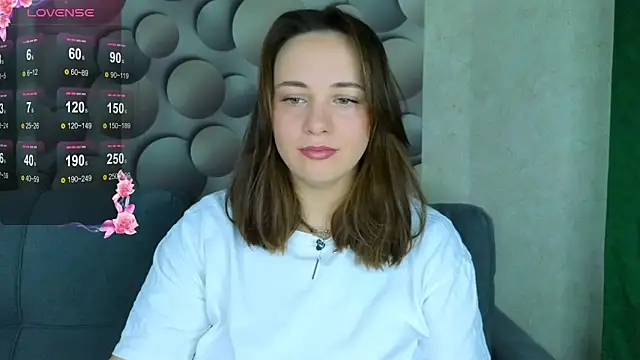 Snapshot of Cute_smile_sharon chatting on December 14, 5:02 am Cute smile sharon online show from December 14, 5:02 am