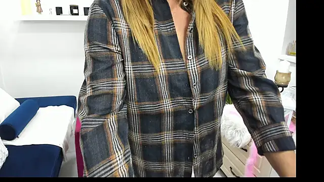 Aileen Stone online show from December 18, 2:17 pm