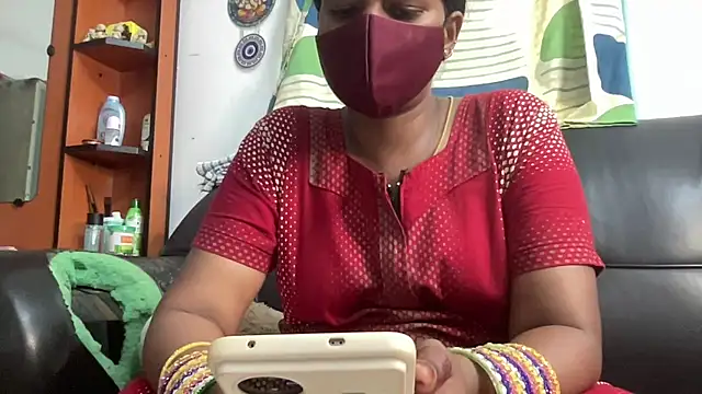 Snapshot of Tamil_Sanjana_ chatting on June 14, 8:49 am Tamil Sanjana online show from June 14, 8:49 am