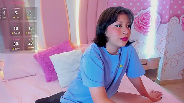 Lily Martinez online show from February 19, 8:10 pm