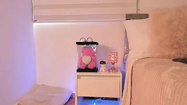 Alissonroses online show from November 22, 7:35 pm