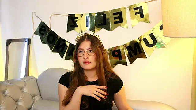 Daisha Riley online show from October 11, 2:37 pm