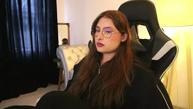 Daisha Riley online show from November 13, 3:55 pm