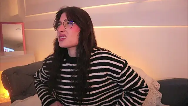 Daisha Riley online show from February 11, 3:44 am