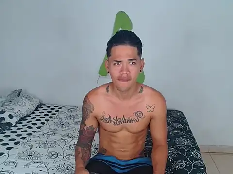 Snapshot of Andres_Santos777 chatting on April 16, 1:12 pm Andres Santos777 online show from April 16, 1:12 pm