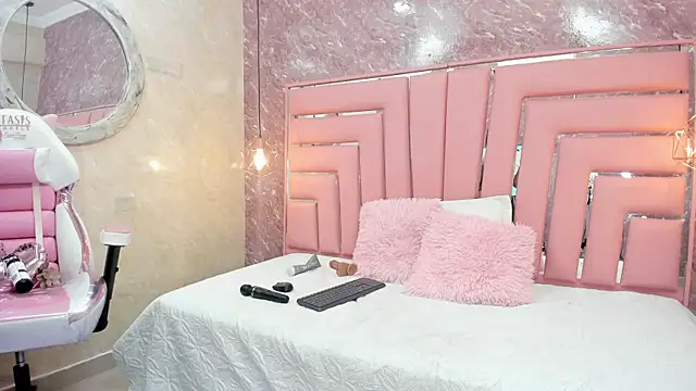 SEXY HOTTIE   online show from January 26, 3:47 pm