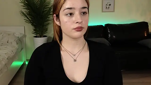 Lolly lipss  online show from January 5, 7:07 pm