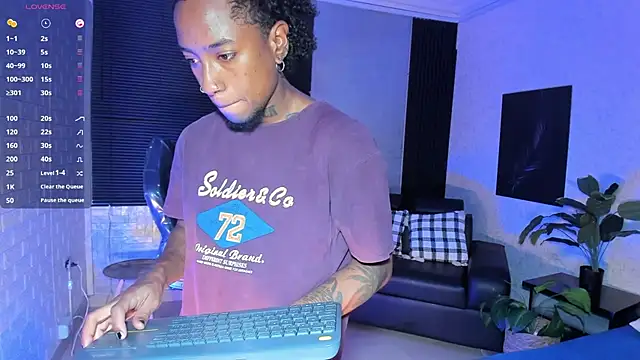 Snapshot of JhonyMiller_ chatting on May 23, 8:24 pm JhonyMiller online show from May 23, 8:24 pm