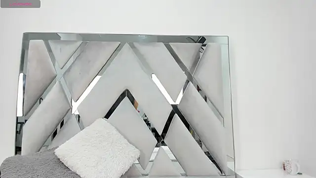  Hottest Mature online show from December 23, 4:06 pm