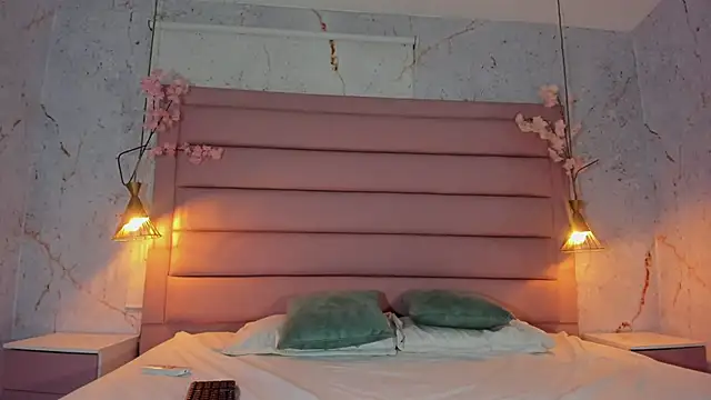 loladupont online show from October 10, 3:05 am