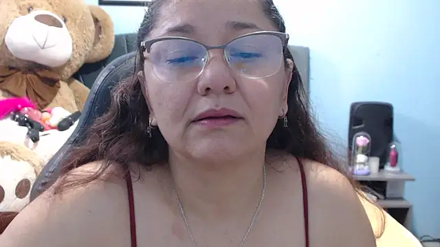 Snapshot of AngelRouss chatting on January 19, 1:59 pm AngelRouss online show from January 19, 1:59 pm