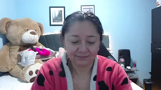 Snapshot of AngelRouss chatting on February 27, 10:04 am AngelRouss online show from February 27, 10:04 am