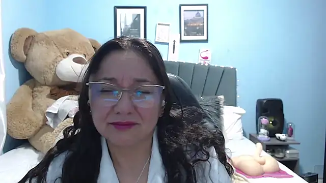 Snapshot of AngelRouss chatting on March 13, 12:17 am AngelRouss online show from March 13, 12:17 am