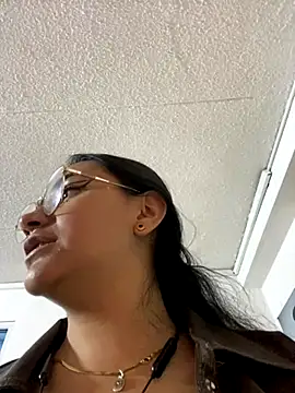 Snapshot of michell_boobs_ chatting on September 26, 1:48 pm michell boobs online show from September 26, 1:48 pm
