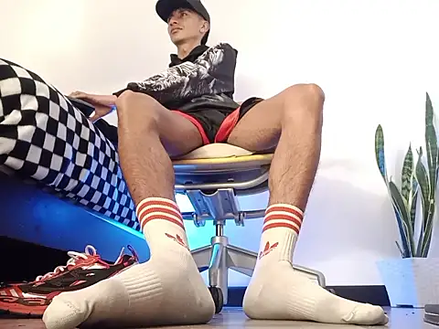 Snapshot of codysmith chatting on December 19, 1:12 am codysmith online show from December 19, 1:12 am