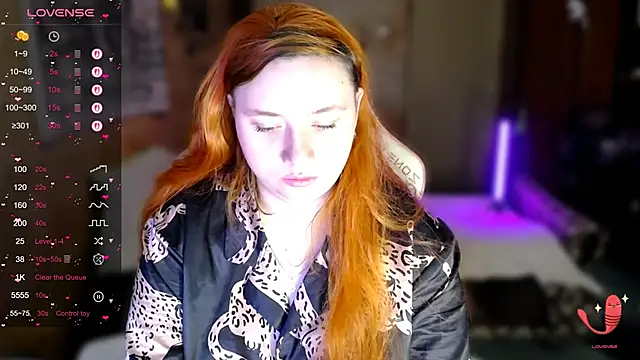 Snapshot of Bitchy_Lily chatting on November 26, 3:35 pm Bitchy Lily online show from November 26, 3:35 pm