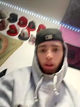 Snapshot of qbaby96 chatting on November 20, 6:51 pm qbaby96 online show from November 20, 6:51 pm