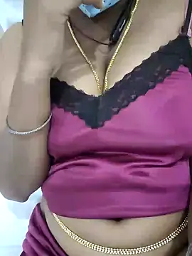 Snapshot of Tamilbigboobie chatting on December 28, 5:46 pm Tamilbigboobie online show from December 28, 5:46 pm