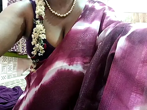 Snapshot of Tamilbigboobie chatting on March 14, 6:39 pm Tamilbigboobie online show from March 14, 6:39 pm