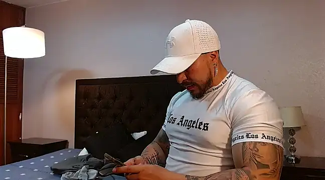 Luck Grey online show from February 27, 10:31 pm