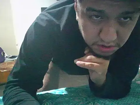 Snapshot of manolo666hot chatting on November 28, 8:22 pm manolo666hot online show from November 28, 8:22 pm