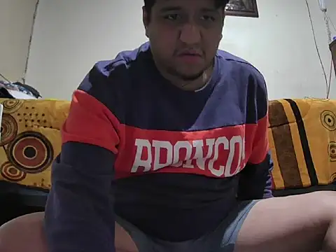 Snapshot of manolo666hot chatting on December 4, 5:54 pm manolo666hot online show from December 4, 5:54 pm